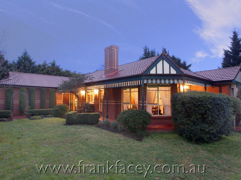 30-32 William Road, Berwick VIC 3806