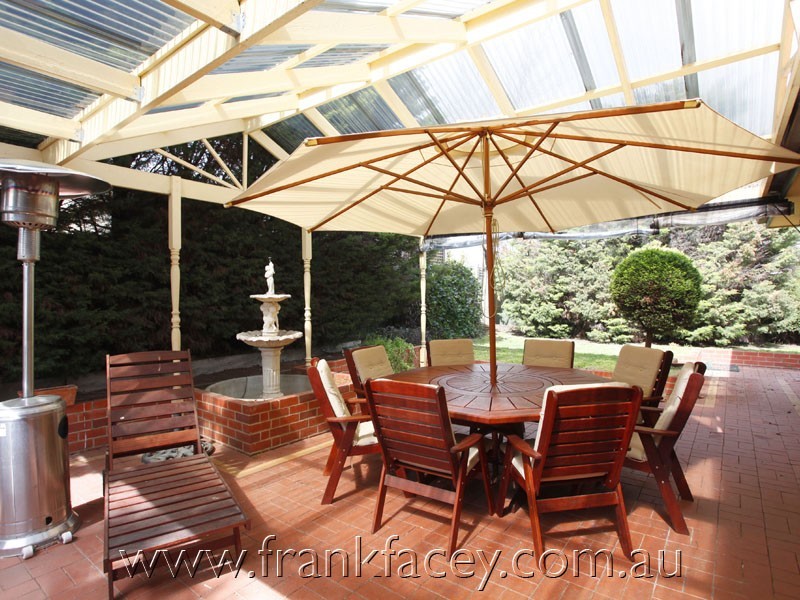 30-32 William Road, Berwick VIC 3806