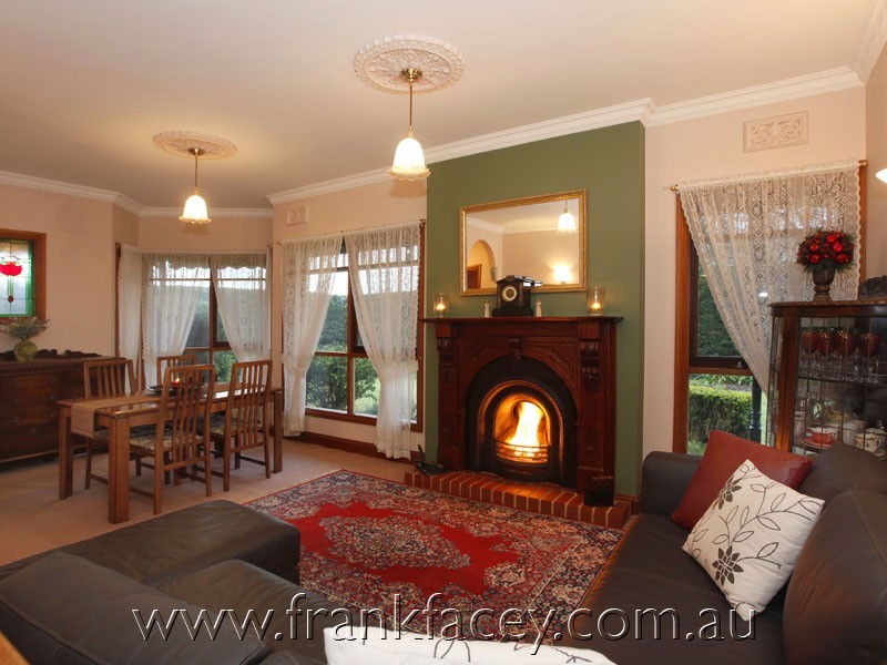 30-32 William Road, Berwick VIC 3806