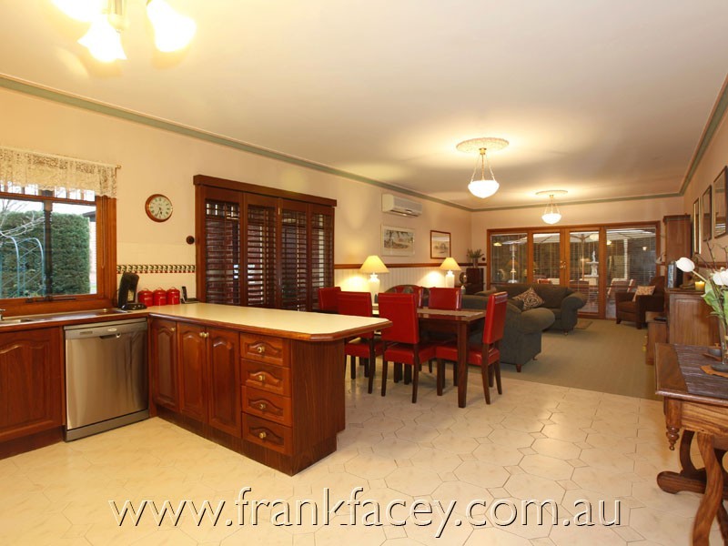 30-32 William Road, Berwick VIC 3806