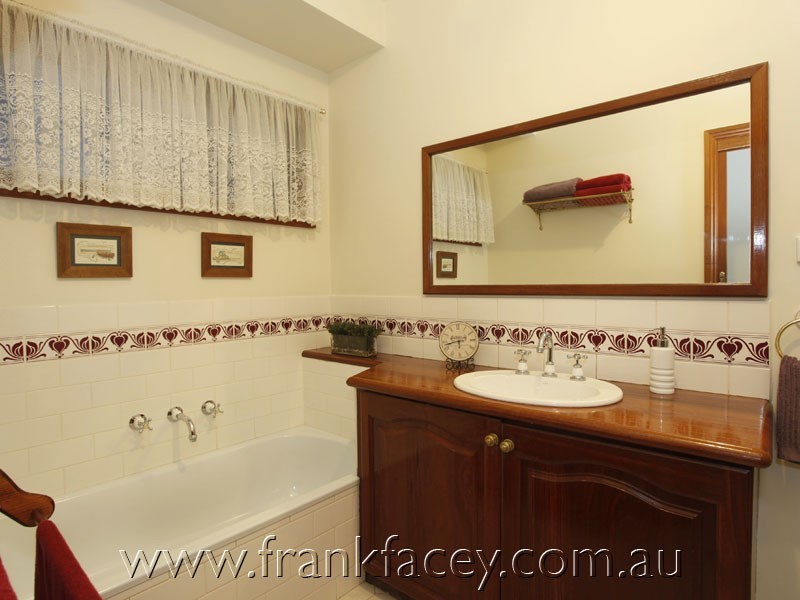 30-32 William Road, Berwick VIC 3806
