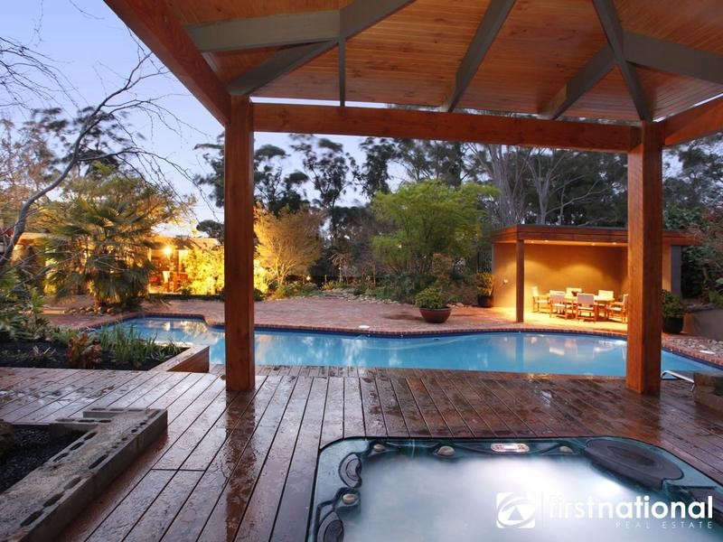 2 Beaumont Road, Berwick VIC 3806