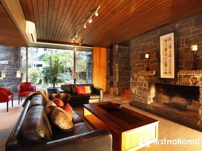 2 Beaumont Road, Berwick VIC 3806