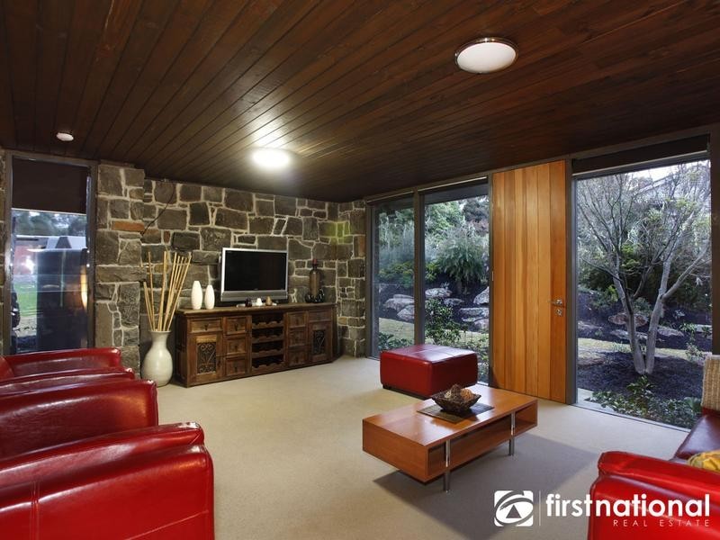 2 Beaumont Road, Berwick VIC 3806