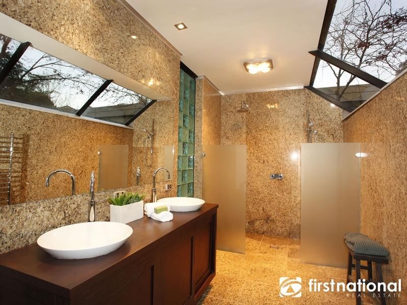 2 Beaumont Road, Berwick VIC 3806