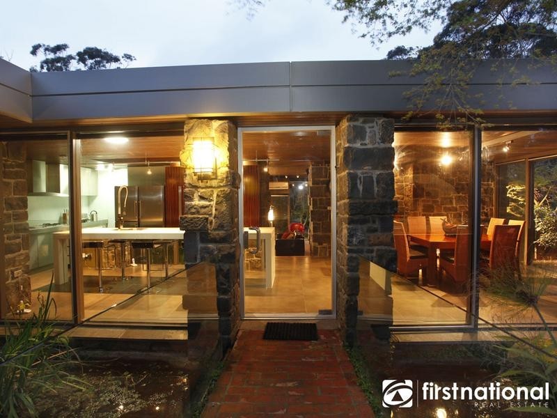 2 Beaumont Road, Berwick VIC 3806