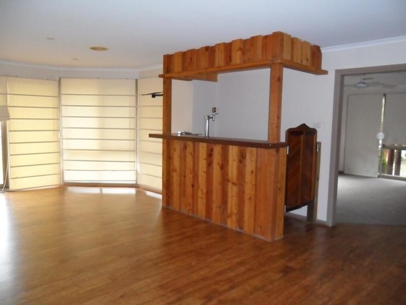 9 Harmon Close, Berwick VIC 3806