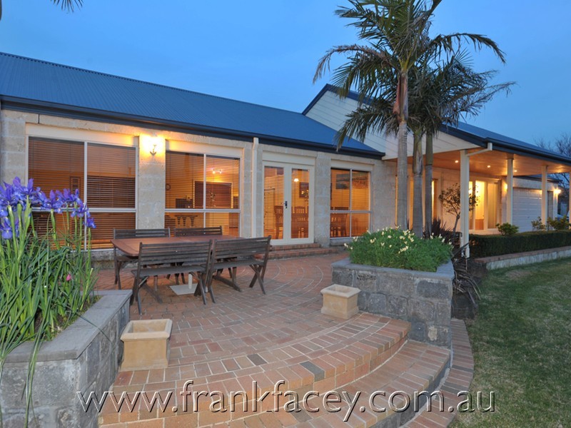 4 Old Trafford, Berwick VIC 3806