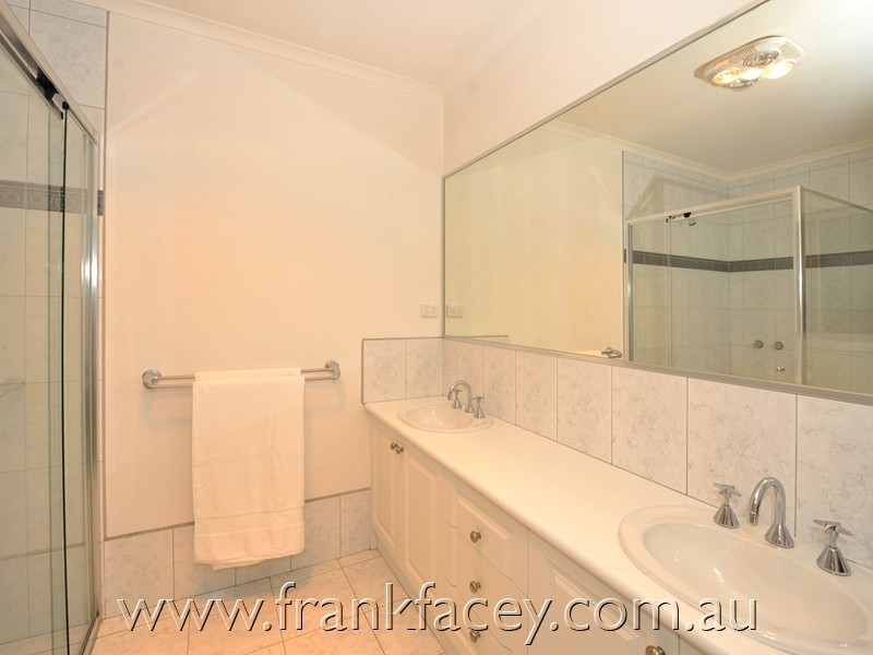 4 Old Trafford, Berwick VIC 3806