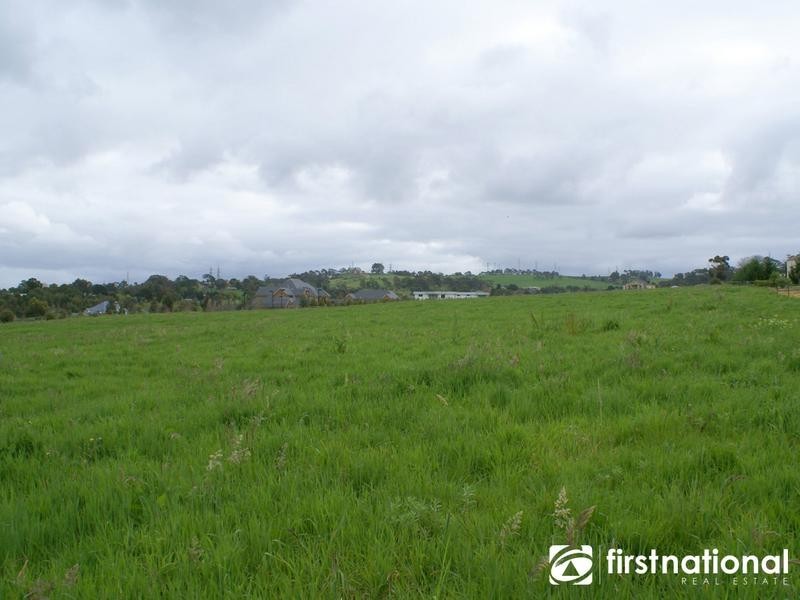 32-34 Glen Moidart Drive, Berwick VIC 3806