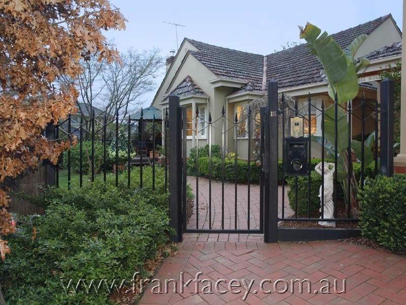 15 Brisbane Street, Berwick VIC 3806
