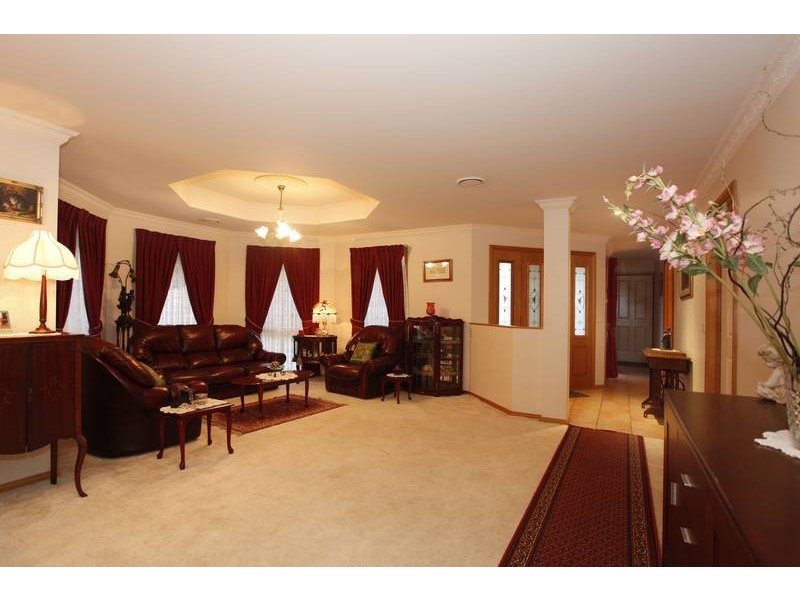 27 Melville Park Drive, Berwick VIC 3806