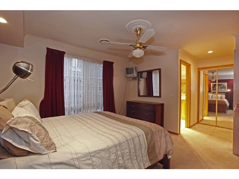 27 Melville Park Drive, Berwick VIC 3806