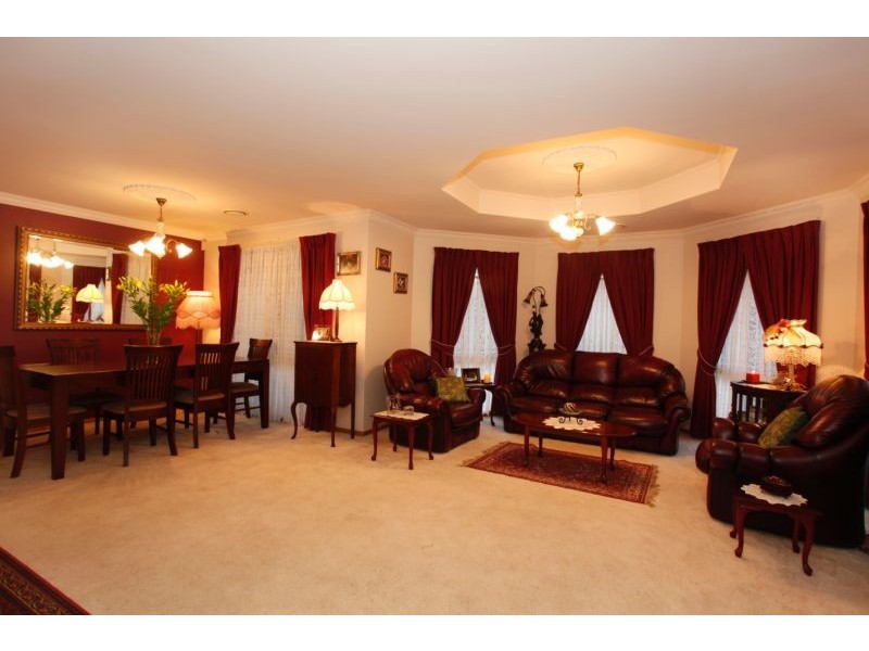 27 Melville Park Drive, Berwick VIC 3806