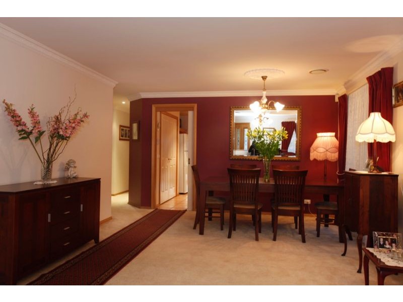 27 Melville Park Drive, Berwick VIC 3806