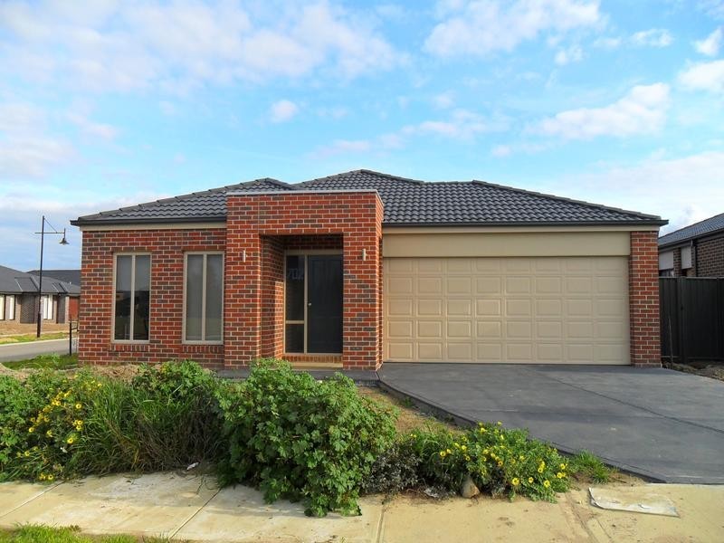 Lot (702), 24 Kindred Avenue, Cranbourne North VIC 3977