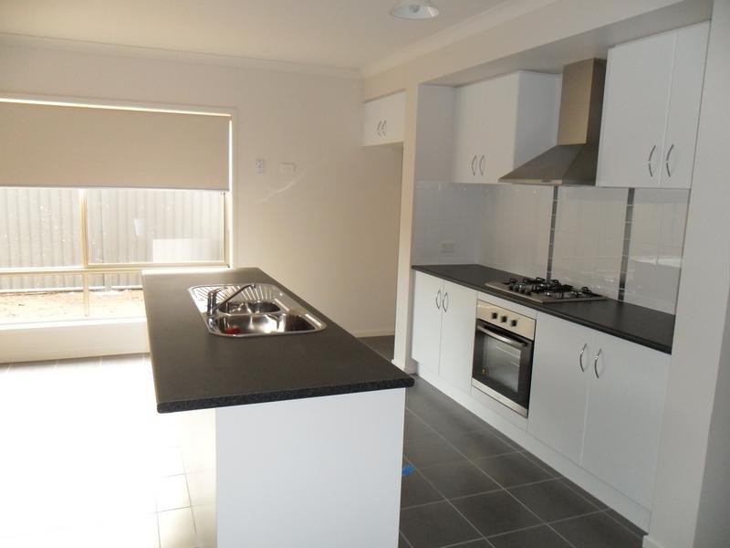 Lot (702), 24 Kindred Avenue, Cranbourne North VIC 3977