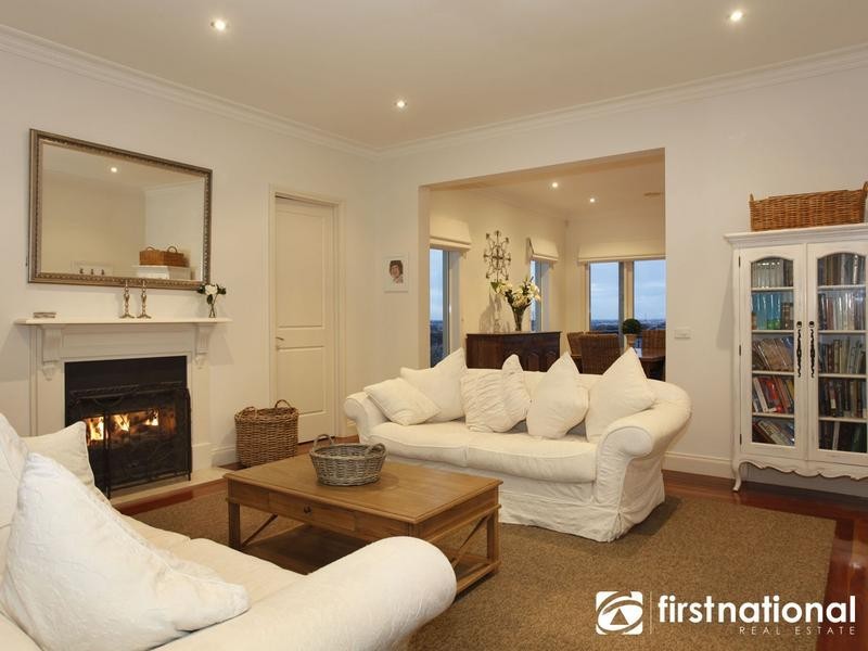 11 Yaldara Drive, Berwick VIC 3806