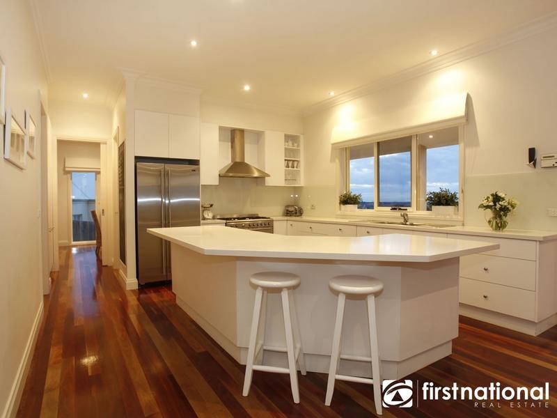 11 Yaldara Drive, Berwick VIC 3806