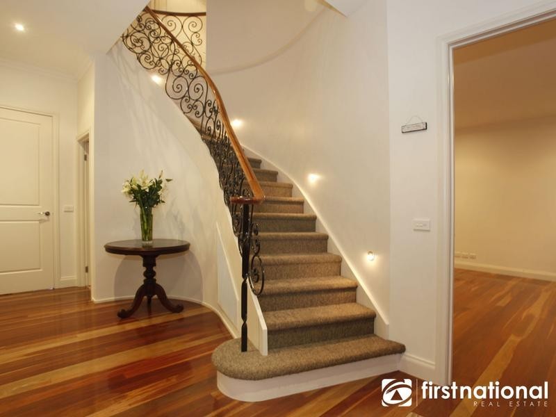 11 Yaldara Drive, Berwick VIC 3806