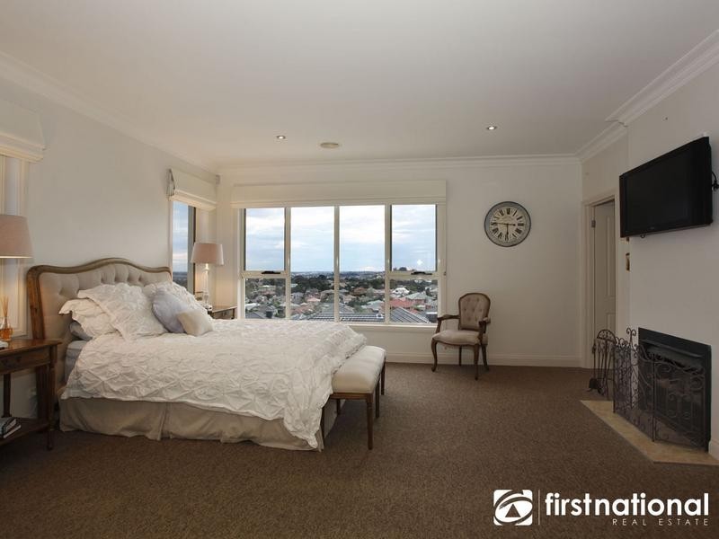 11 Yaldara Drive, Berwick VIC 3806