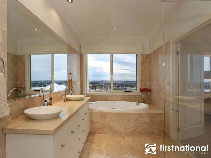 11 Yaldara Drive, Berwick VIC 3806