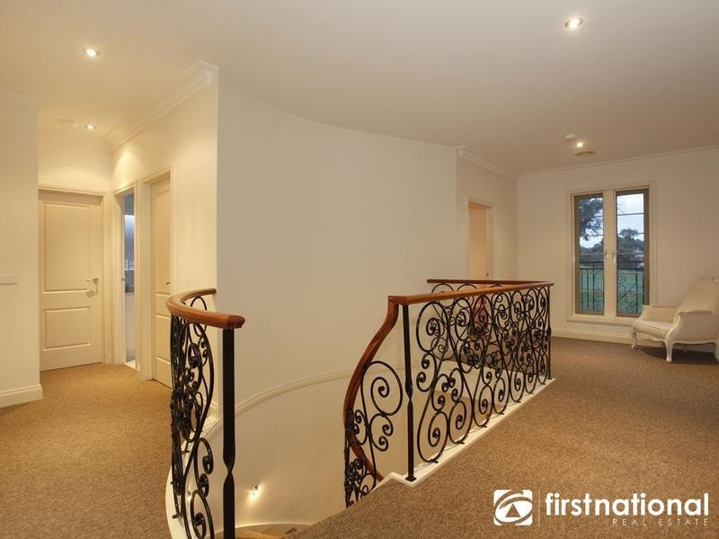 11 Yaldara Drive, Berwick VIC 3806