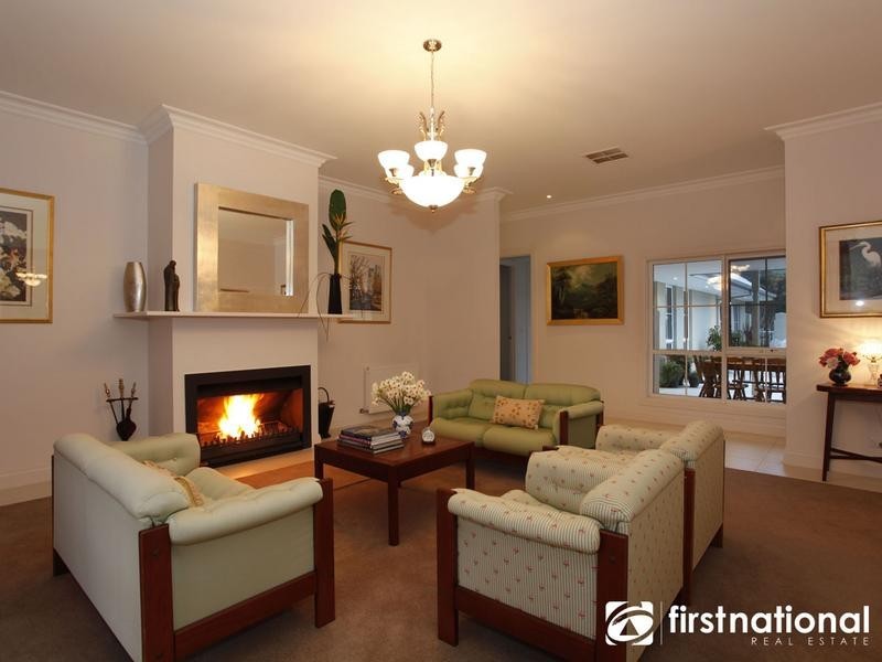 6 Pagebrook Road, Berwick VIC 3806