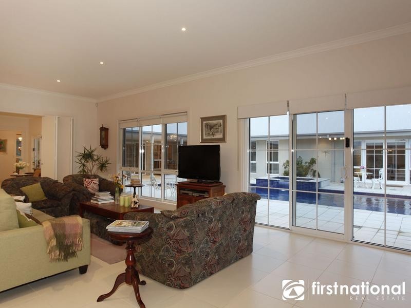 6 Pagebrook Road, Berwick VIC 3806