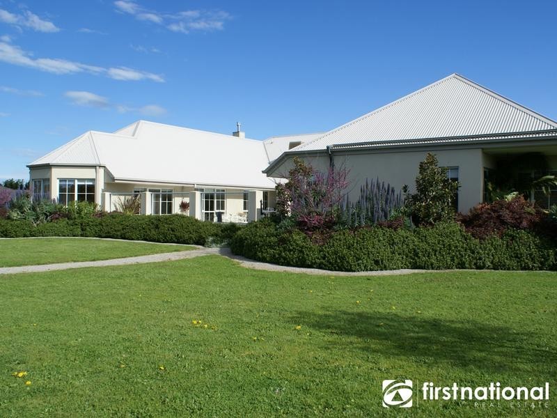 6 Pagebrook Road, Berwick VIC 3806