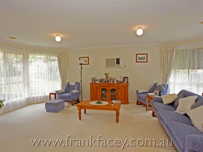 24 Lydia Mary Drive, Berwick VIC 3806