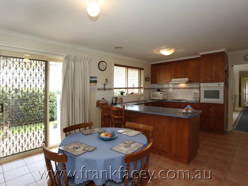 24 Lydia Mary Drive, Berwick VIC 3806