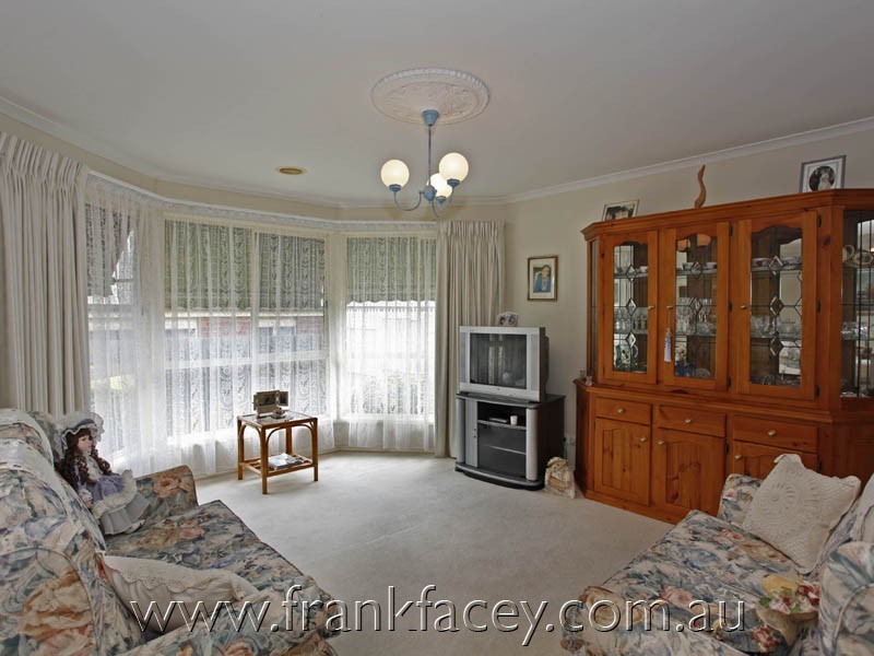 24 Lydia Mary Drive, Berwick VIC 3806