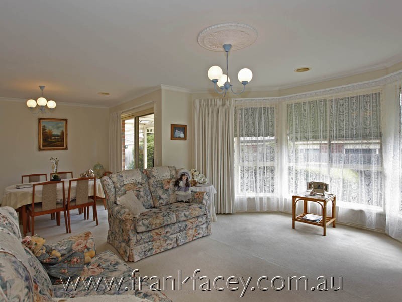 24 Lydia Mary Drive, Berwick VIC 3806