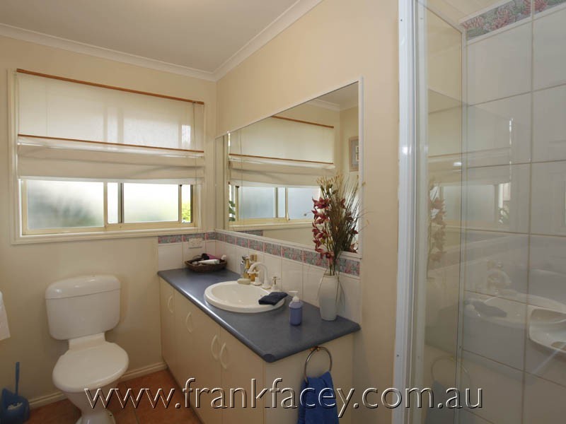 24 Lydia Mary Drive, Berwick VIC 3806