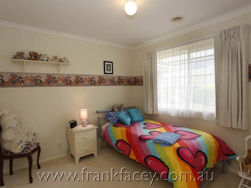 24 Lydia Mary Drive, Berwick VIC 3806