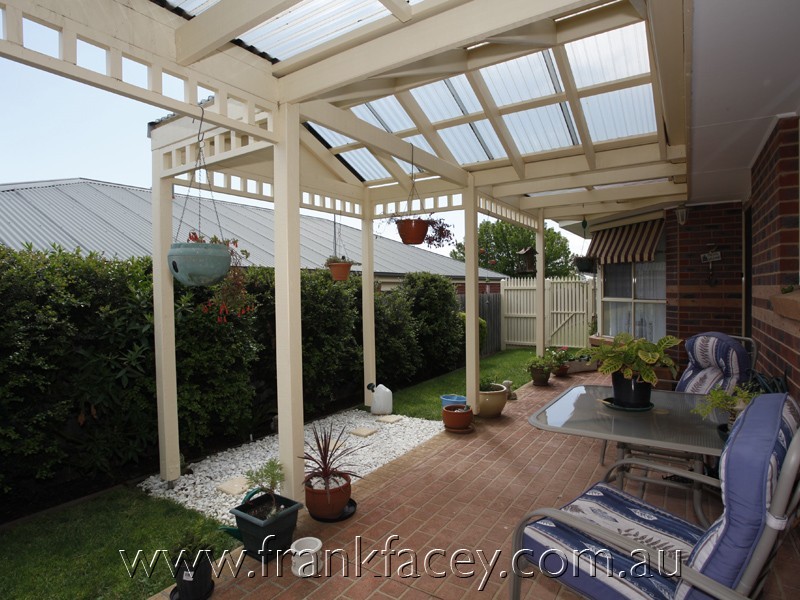 24 Lydia Mary Drive, Berwick VIC 3806