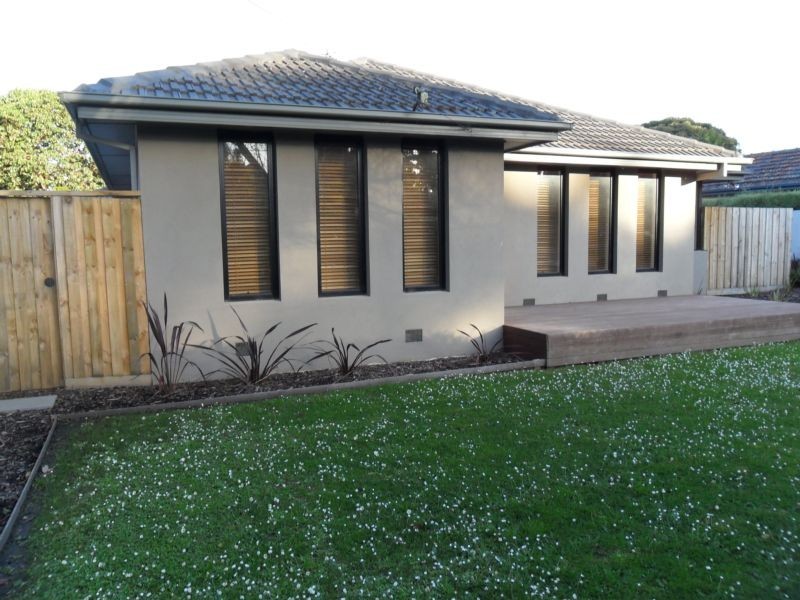 4 Manuka Road, Berwick VIC 3806