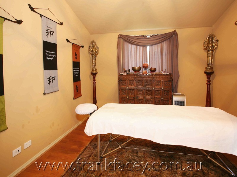 5 High Street, Guys Hill VIC 3807