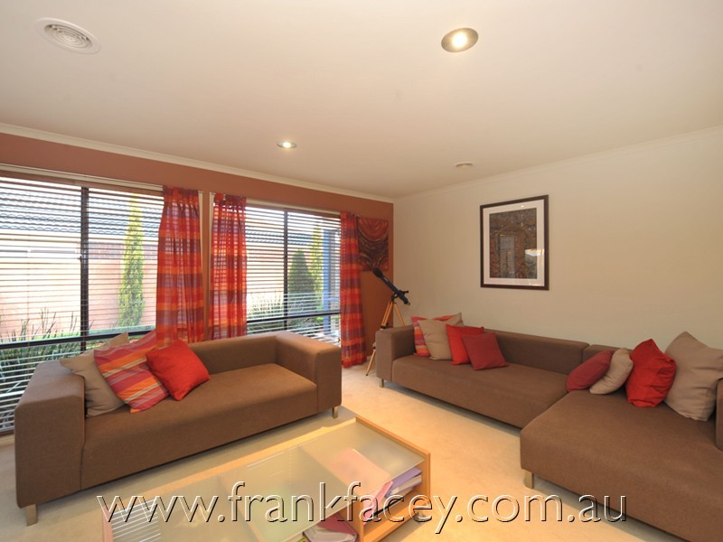 6 Avendon Court, Narre Warren South VIC 3805