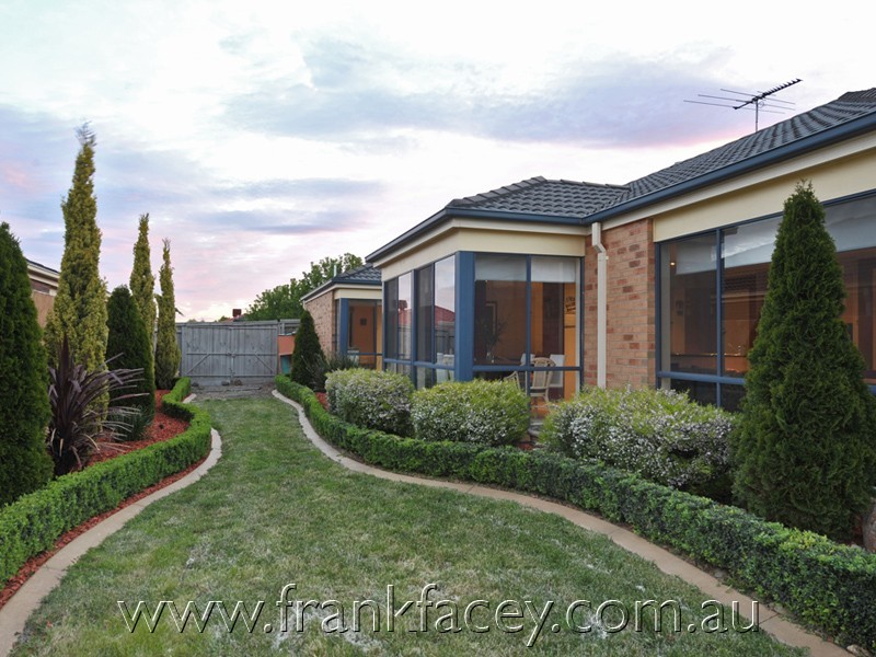 6 Avendon Court, Narre Warren South VIC 3805