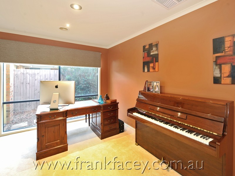 6 Avendon Court, Narre Warren South VIC 3805