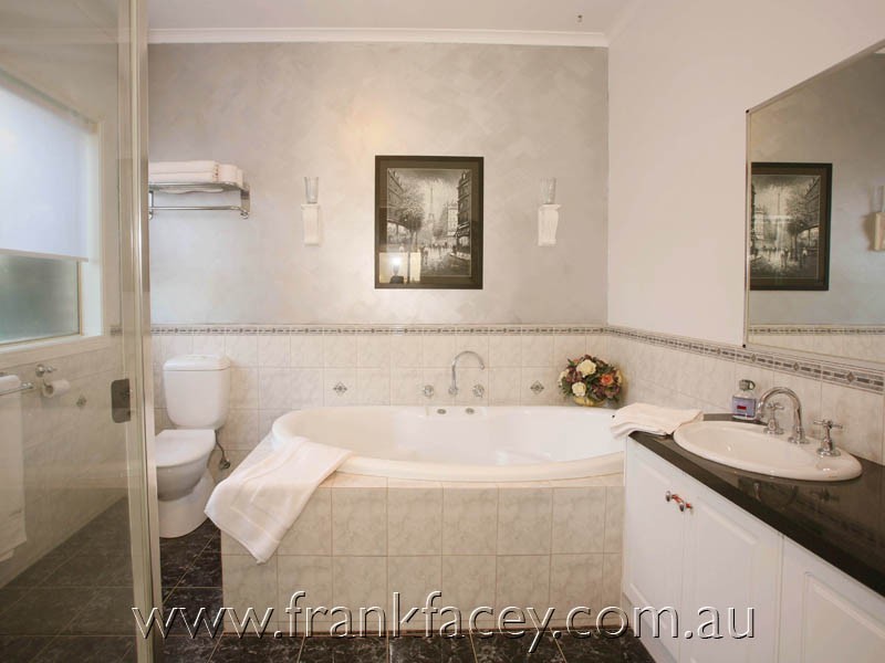 22 Scenic Drive, Beaconsfield VIC 3807