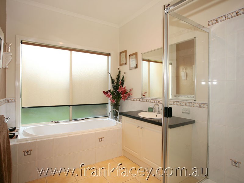 22 Scenic Drive, Beaconsfield VIC 3807