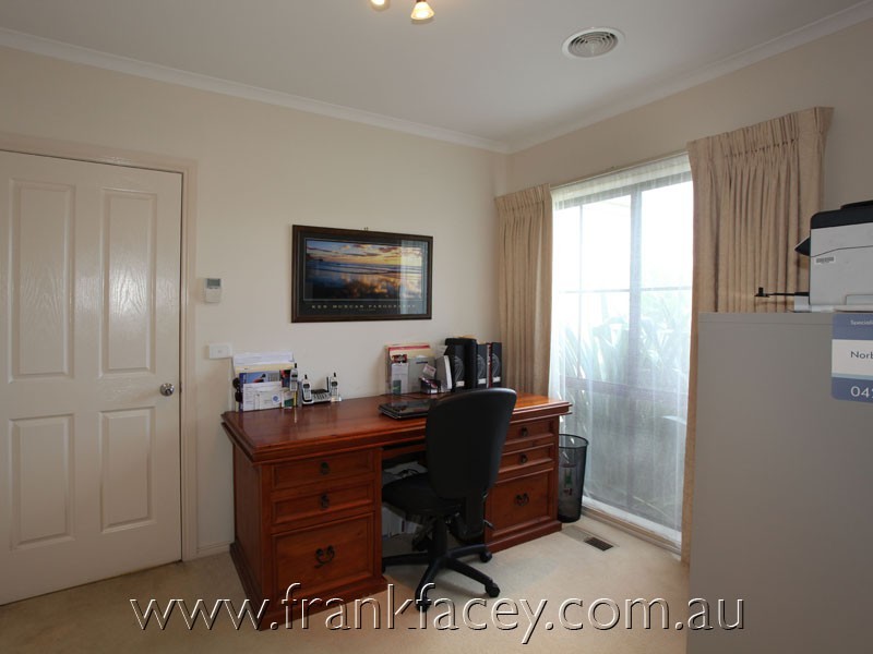 7 Petrel Place, Berwick VIC 3806