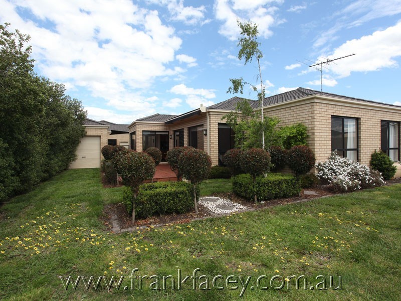 7 Petrel Place, Berwick VIC 3806