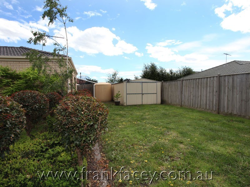 7 Petrel Place, Berwick VIC 3806