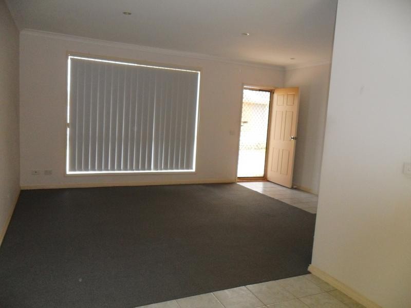 38 Warren Close, Narre Warren VIC 3805