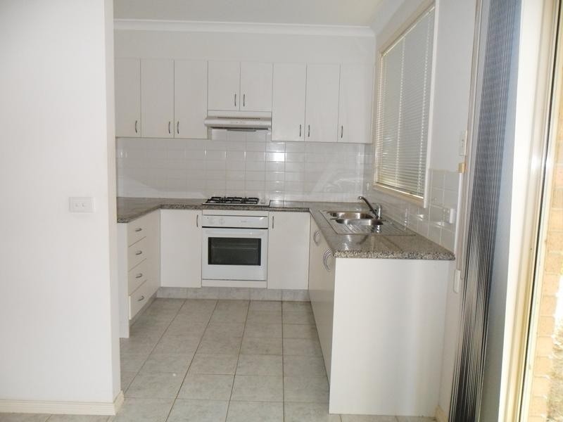 38 Warren Close, Narre Warren VIC 3805