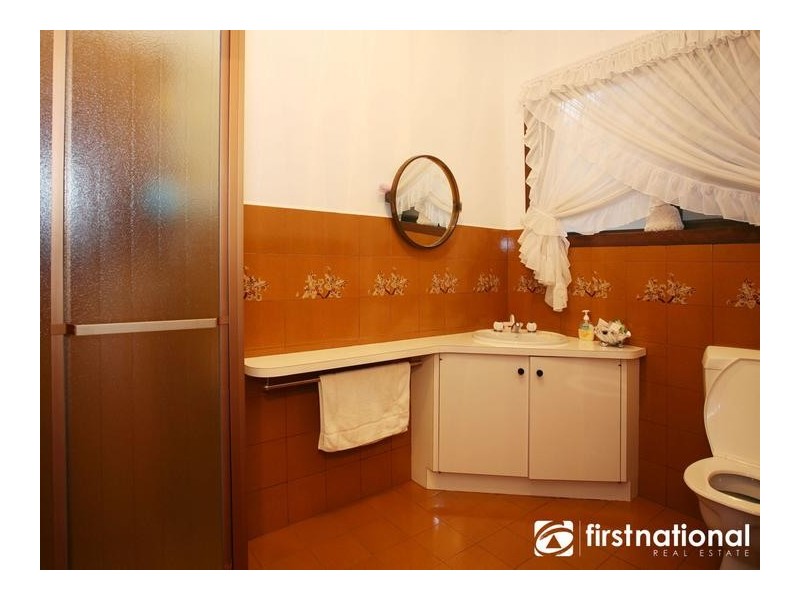 33 Outlook Drive, Berwick VIC 3806